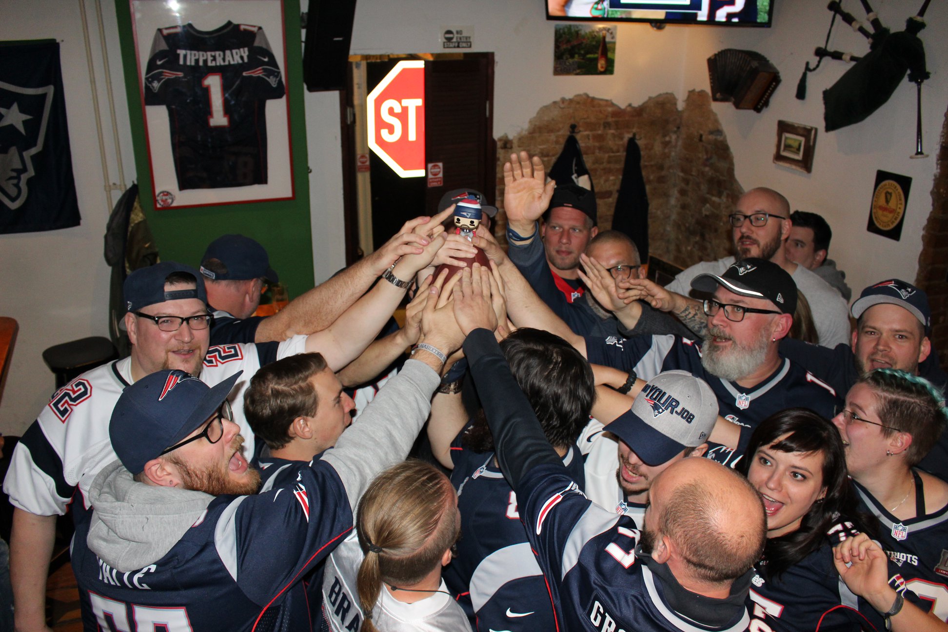 Search for Patriots Official Fan Clubs and Bars